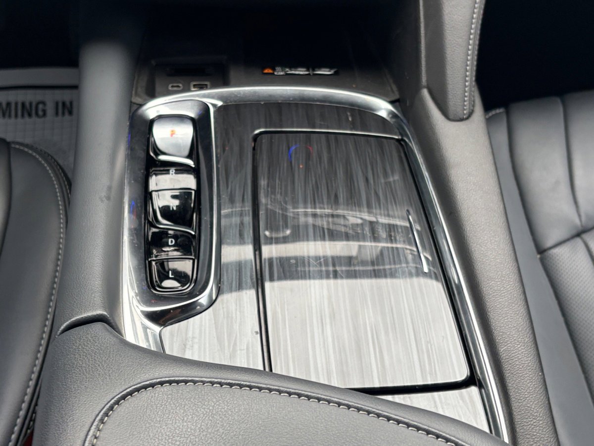 Used 2023 Buick Enclave Essence image 5