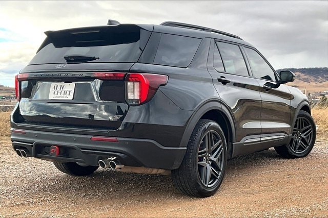 Used 2025 Ford Explorer ST image 5
