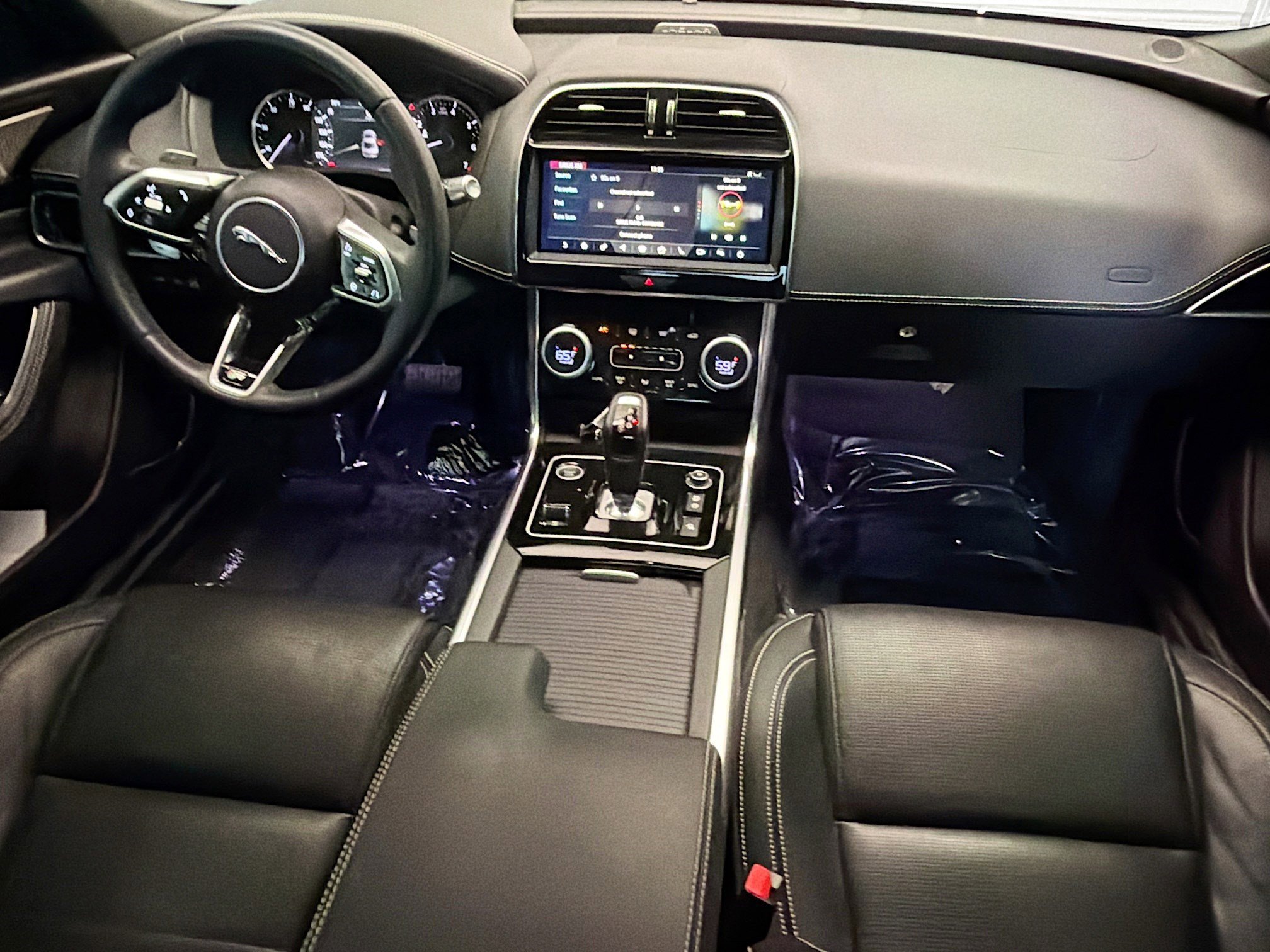 Used 2020 Jaguar XE R-Dynamic S image 12