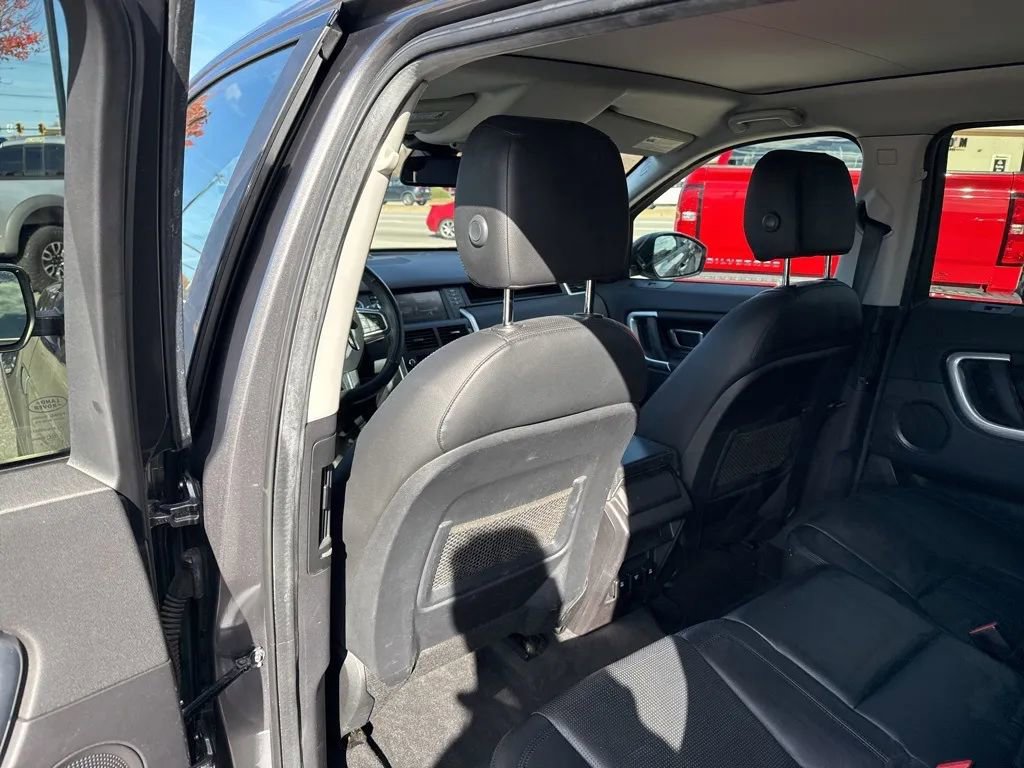 Used 2016 Land Rover Discovery Sport HSE image 13