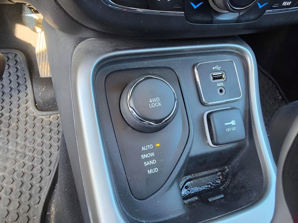 Used 2018 Jeep Compass Latitude w/ Popular Equipment Group image 20