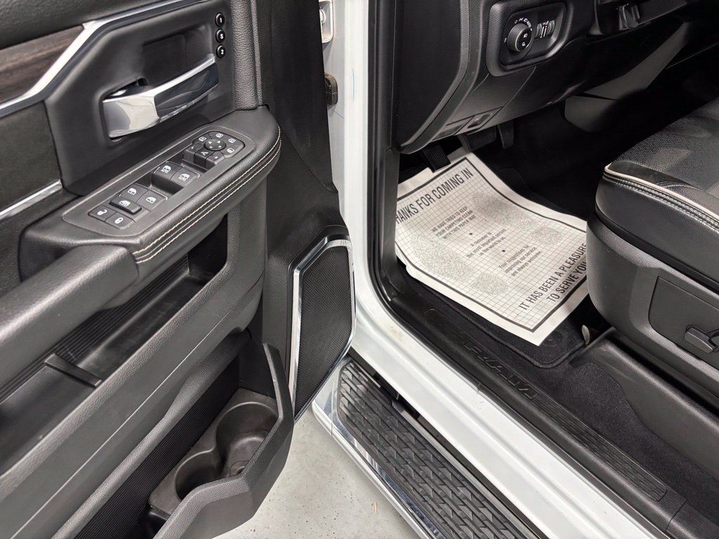 Used 2026 RAM 2500 Laramie AWD/4WD image 9