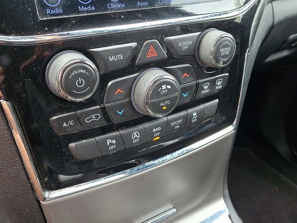 Used 2019 Jeep Grand Cherokee Altitude image 16