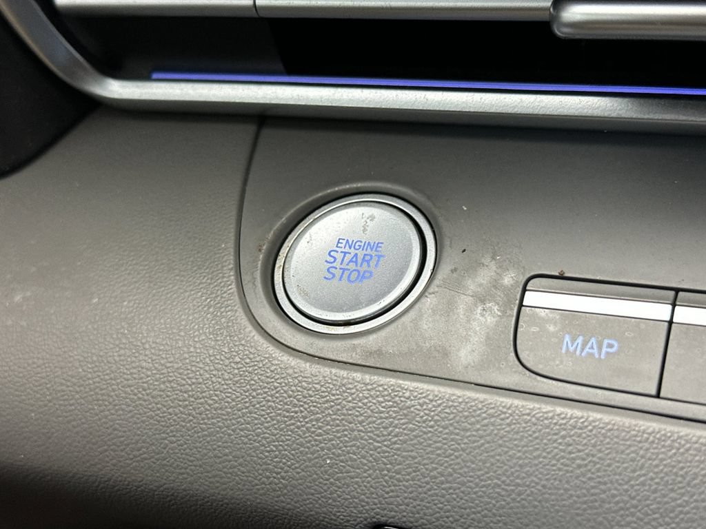 Used 2024 Hyundai Elantra SEL FWD image 21