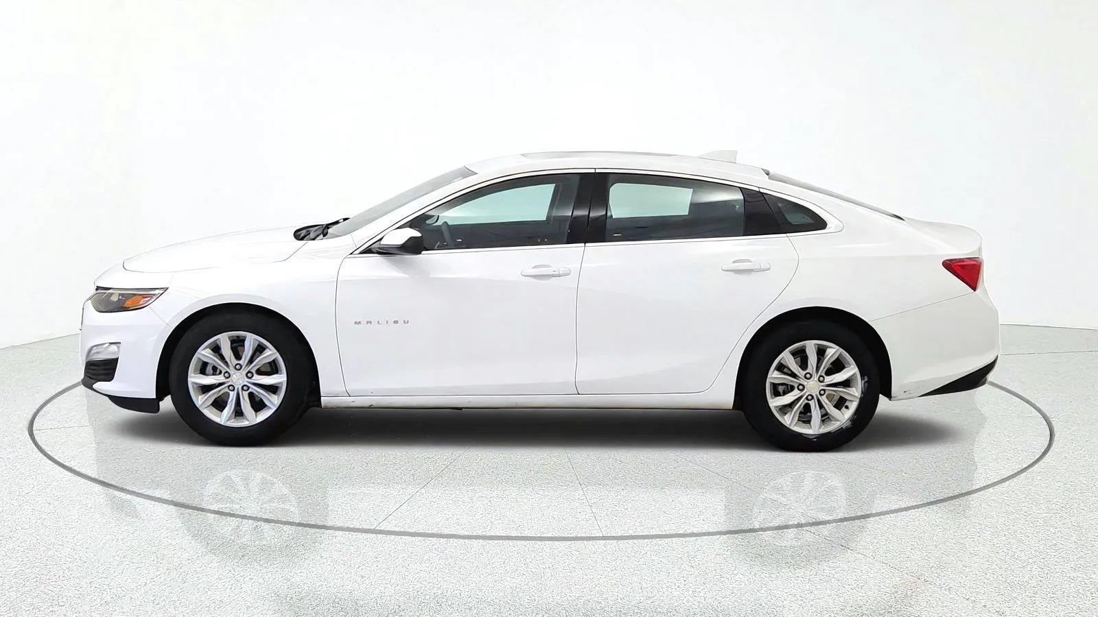 Used 2025 Chevrolet Malibu LT FWD image 5
