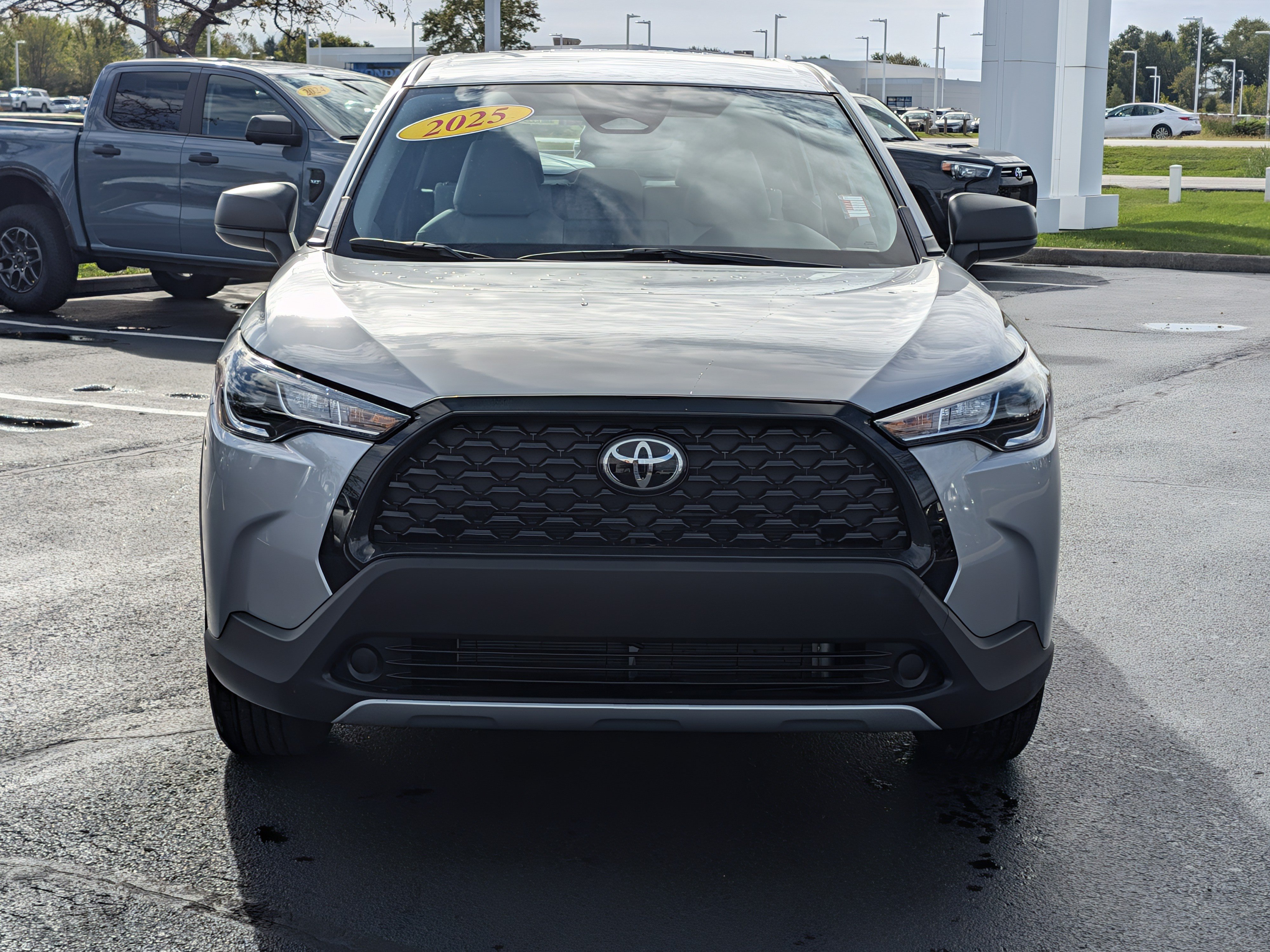 Certified 2025 Toyota Corolla Cross L FWD image 2