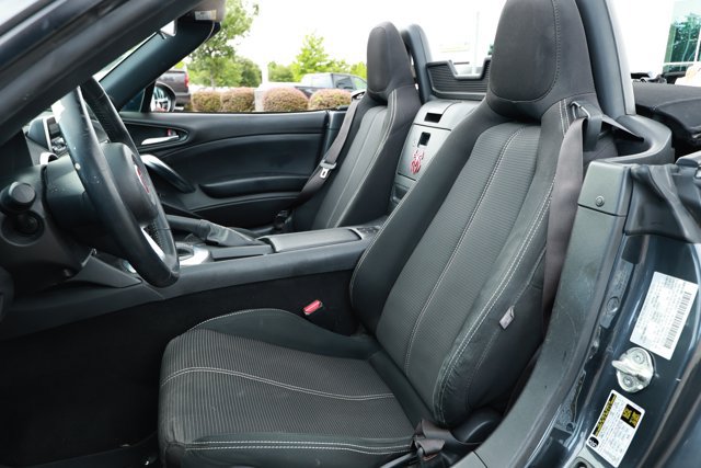 Used 2017 FIAT 124 Spider Classica RWD image 25