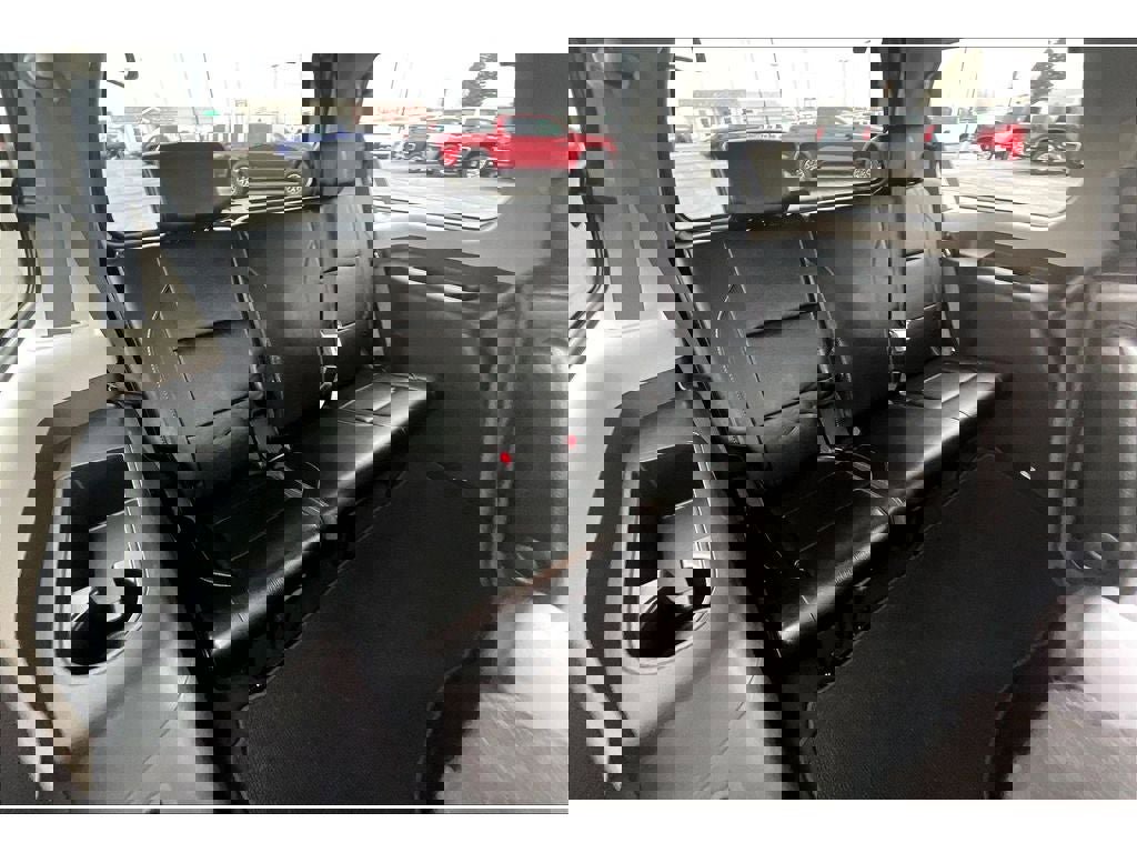 Used 2015 Nissan Armada Platinum w/ 2nd Row Captain Seat Package image 28