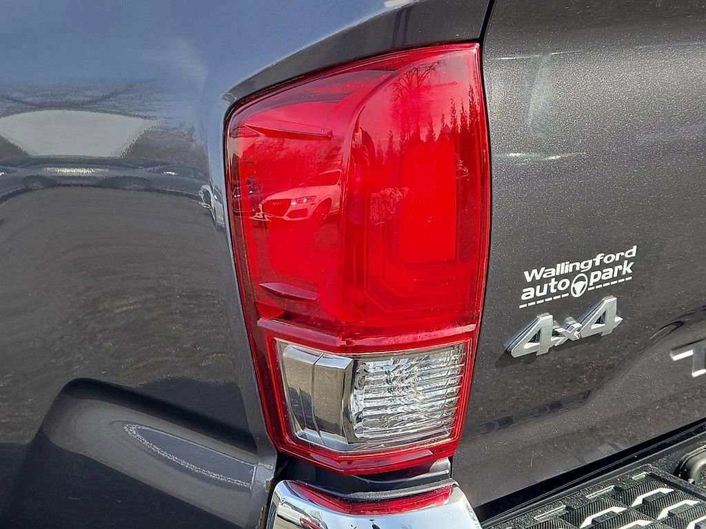 Used 2017 Toyota Tacoma SR5 w/ Tow Package image 10