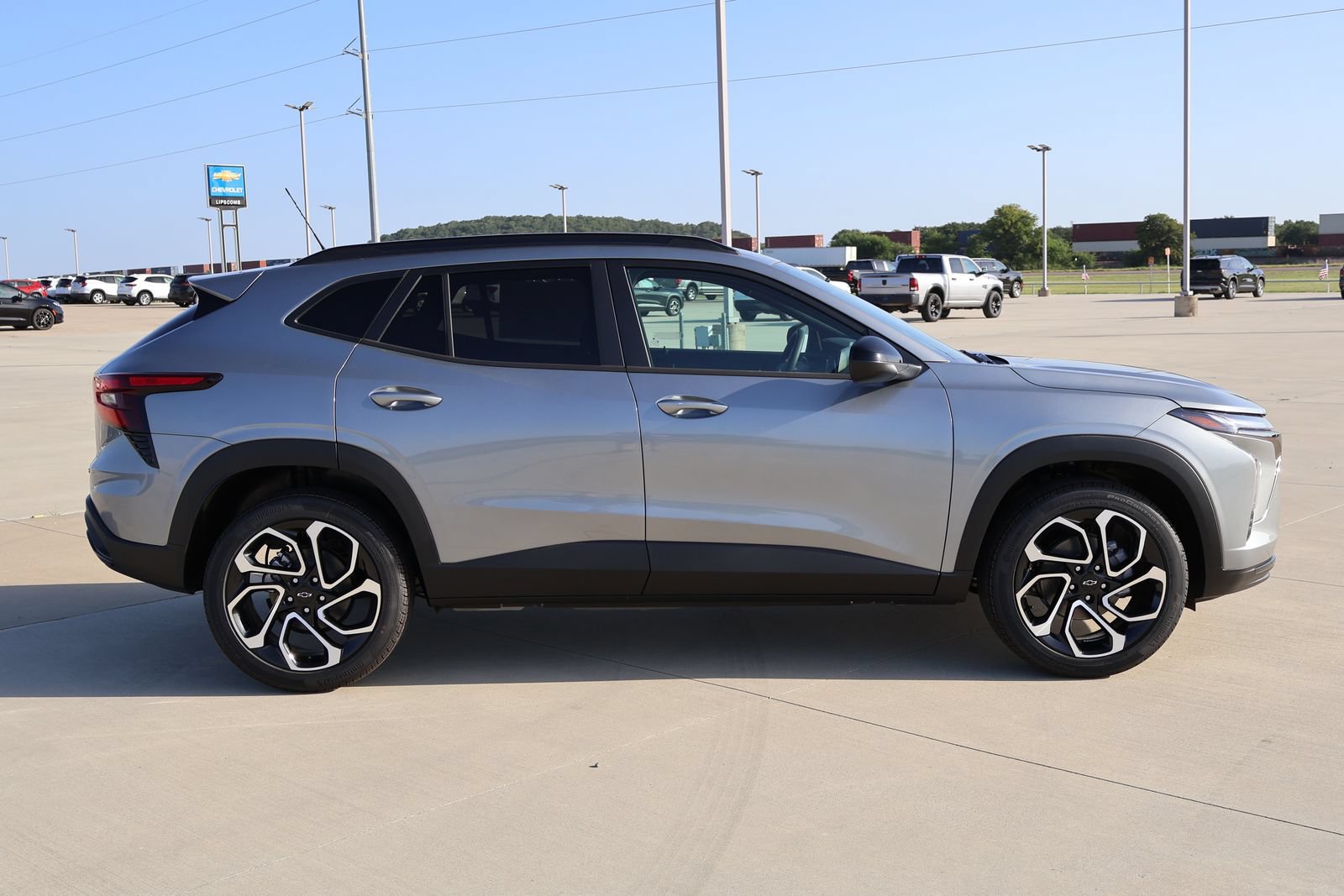 New 2026 Chevrolet Trax RS w/ Driver Confidence Package FWD image 3