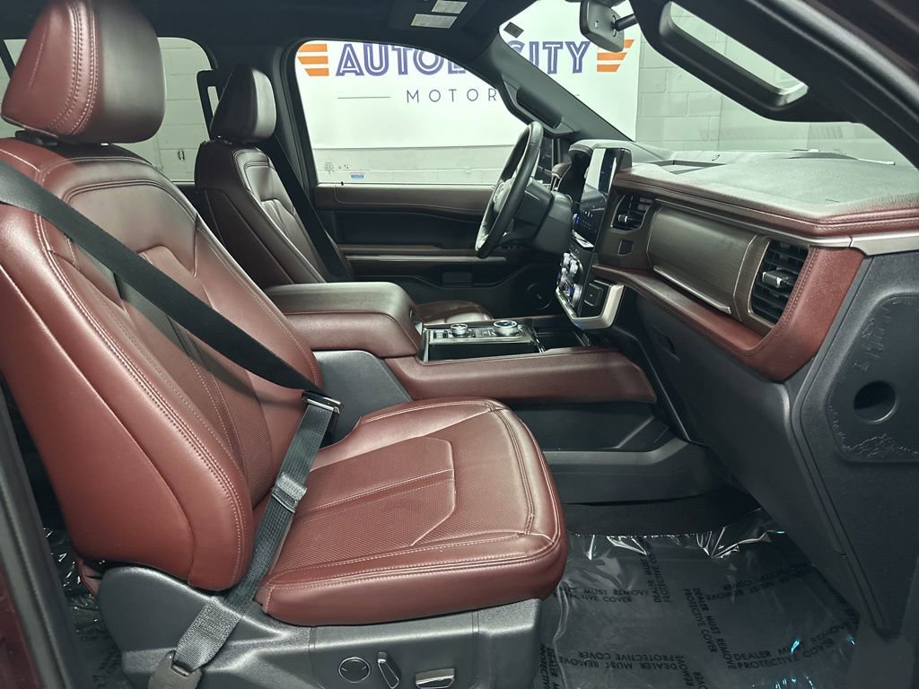 Used 2024 Ford Expedition Limited AWD/4WD image 19