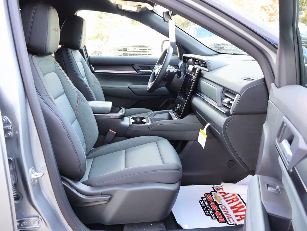 New 2026 GMC Terrain AT4 w/ LPO, Black Badging Package image 34