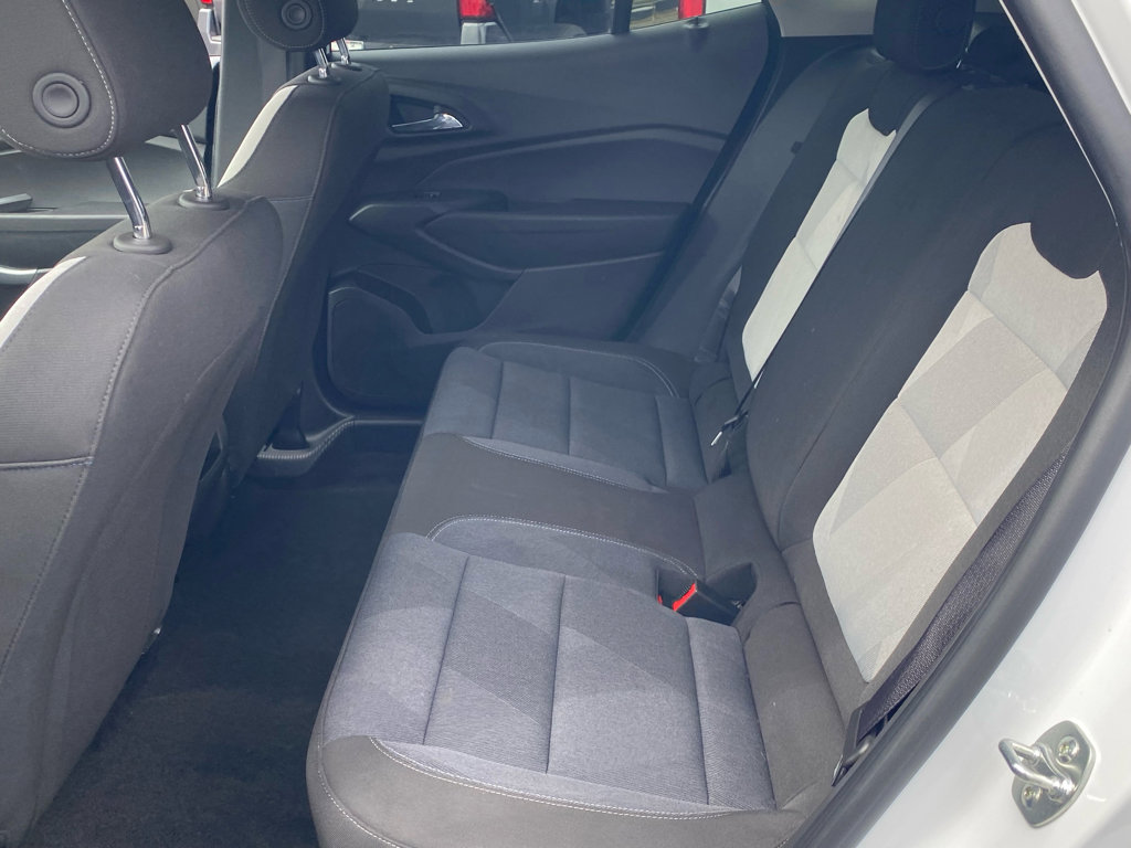 Used 2025 Chevrolet Trax LS image 6