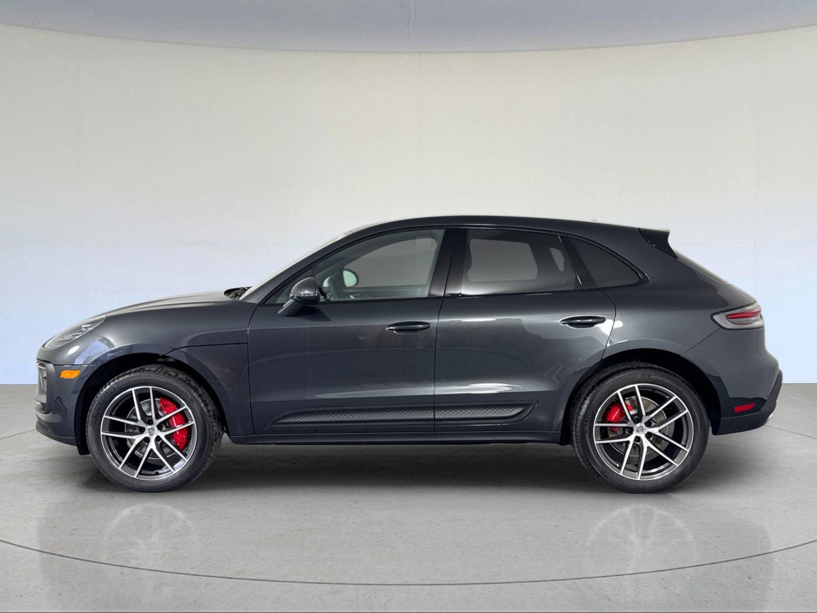 New 2026 Porsche Macan S image 2
