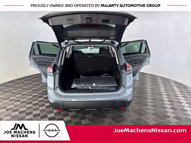 New 2026 Nissan Rogue Dark Armor AWD/4WD image 15