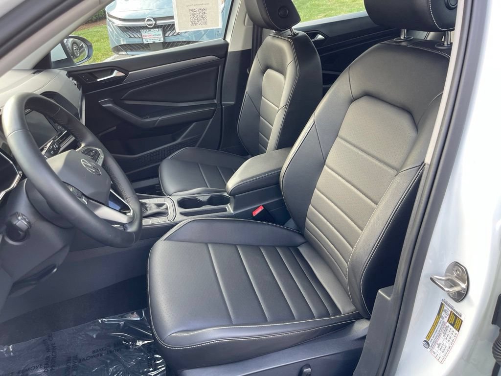 Used 2023 Volkswagen Jetta SE FWD image 10