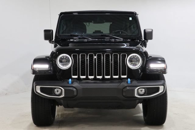 Used 2023 Jeep Wrangler Unlimited Sahara w/ Cold Weather Group AWD/4WD image 2