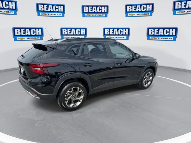 Used 2026 Chevrolet Trax LT FWD image 8