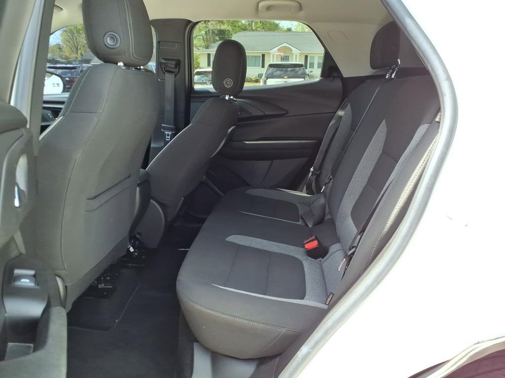 Used 2023 Chevrolet TrailBlazer LT FWD image 11