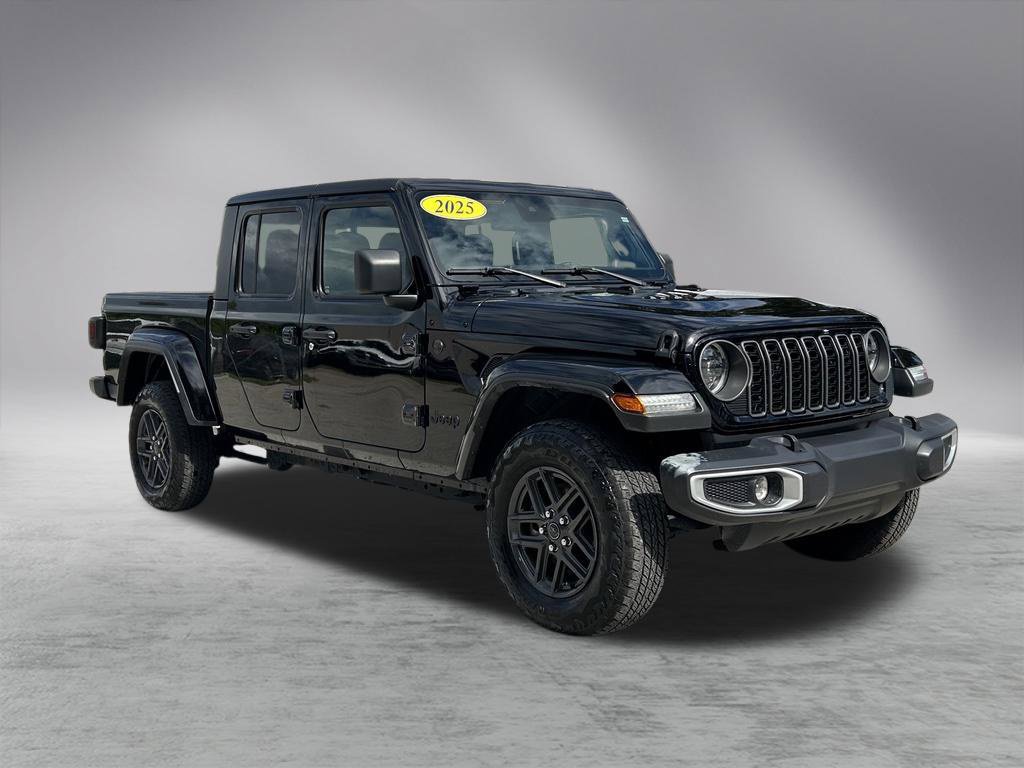 Certified 2025 Jeep Gladiator Sport AWD/4WD image 3