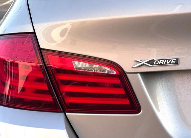 Used 2013 BMW 550i xDrive 550i xDrive image 9