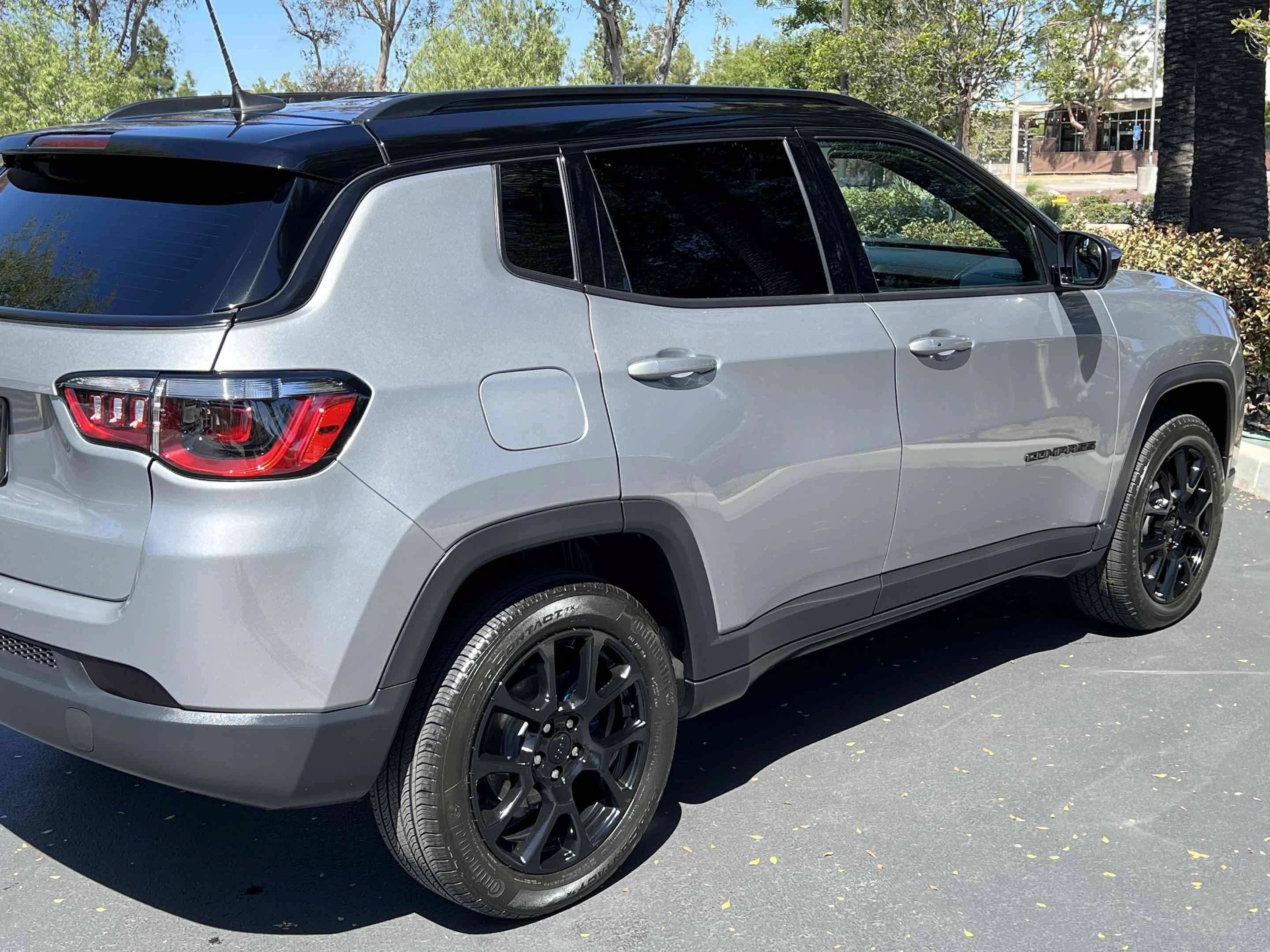 Used 2023 Jeep Compass Latitude AWD/4WD image 57