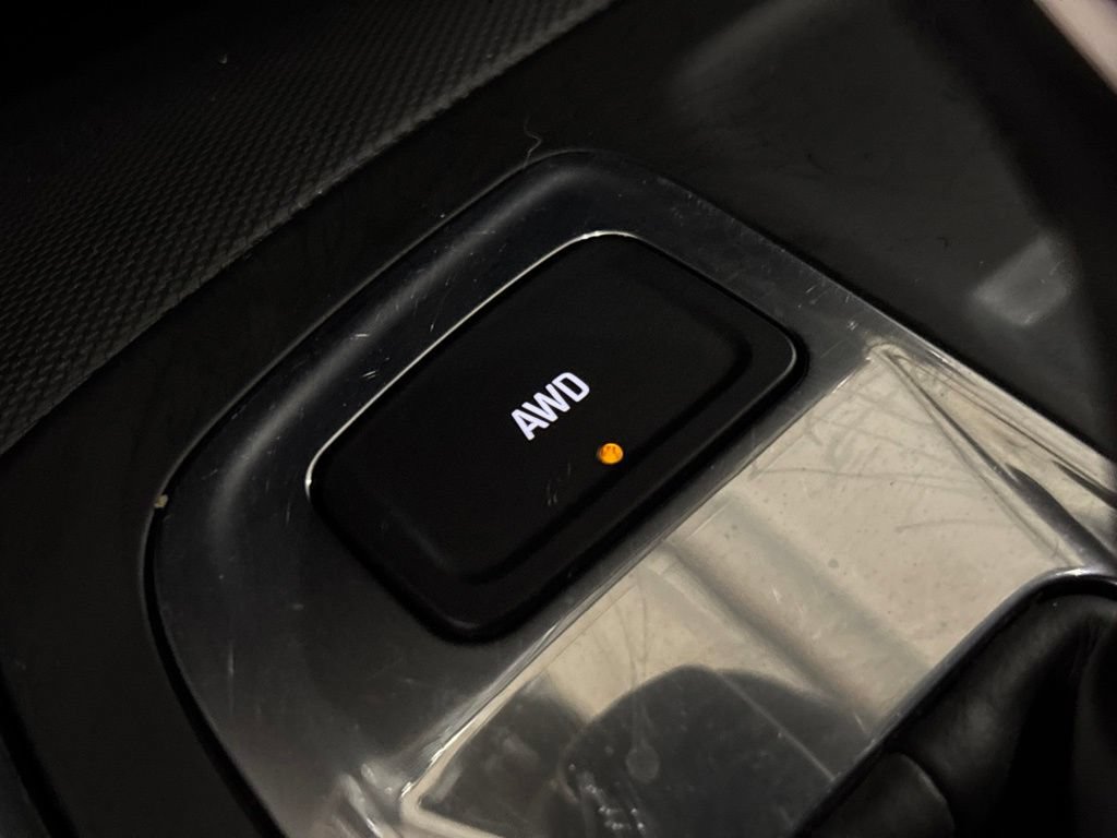 Used 2024 Chevrolet Equinox LT w/ LPO, Floor Liner Package AWD/4WD image 36