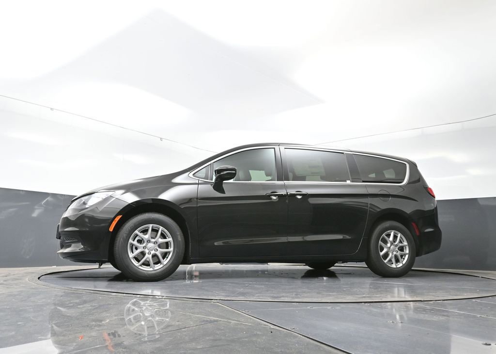 New 2026 Chrysler Voyager LX image 49