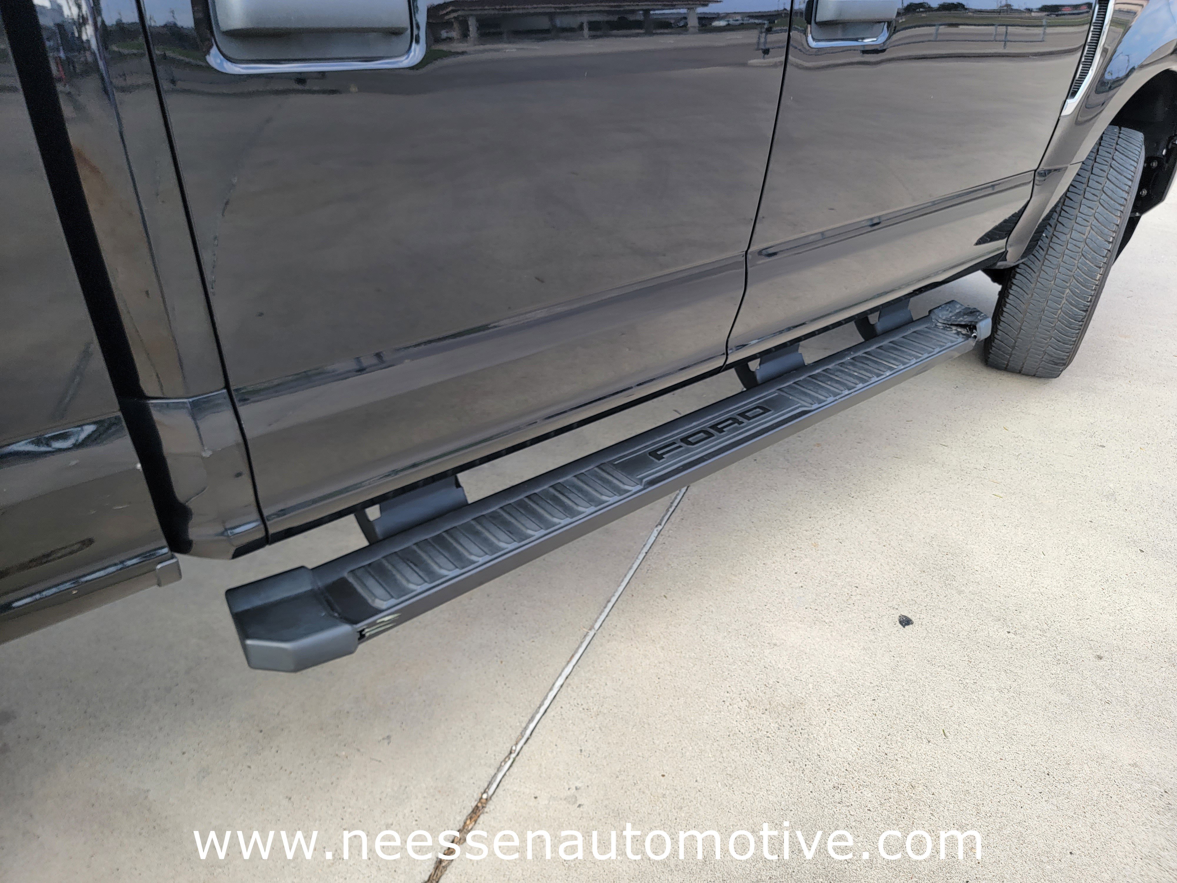 Used 2022 Ford F250 XLT w/ Black Appearance Package image 9