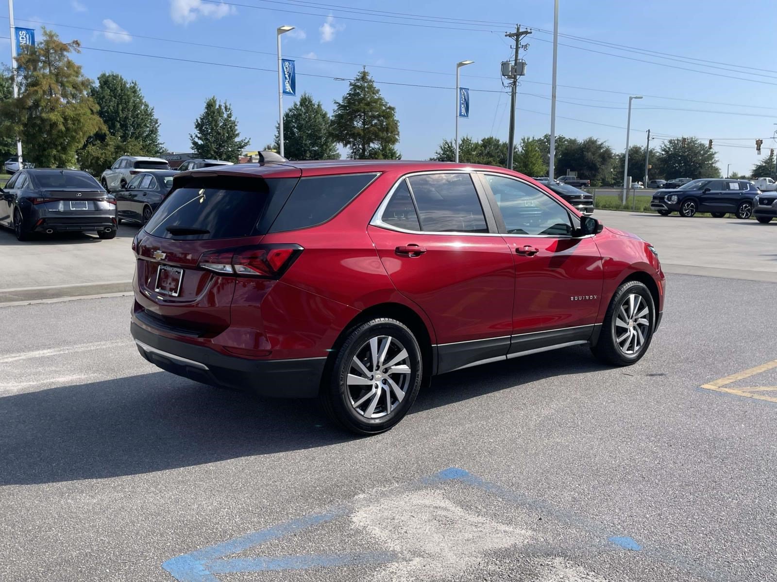 Used 2023 Chevrolet Equinox LT FWD image 7