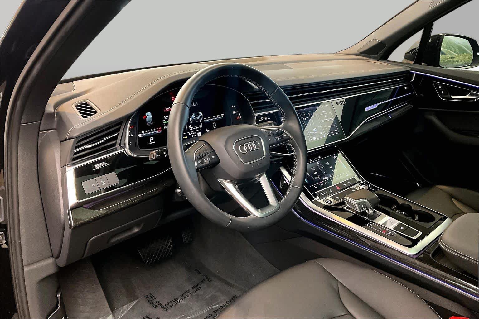 Certified 2025 Audi Q7 2.0T Premium w/ Convenience Plus Package AWD/4WD image 18