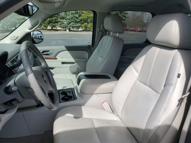 Used 2013 Chevrolet Avalanche LT image 16