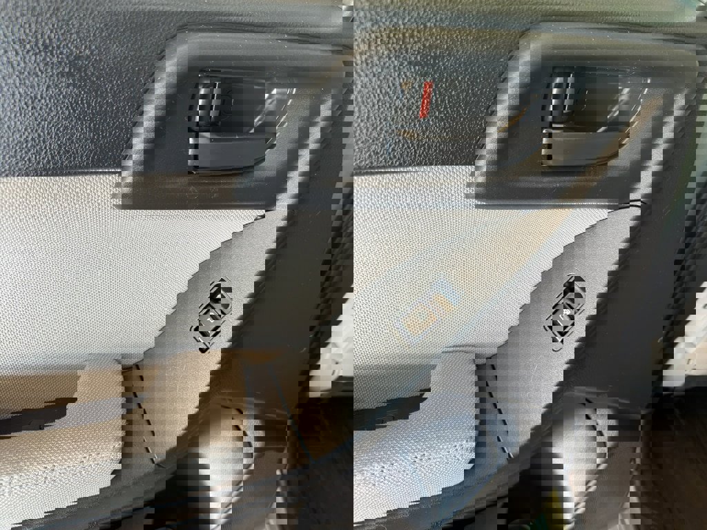 Used 2015 Subaru Forester 2.5i Premium AWD/4WD image 11