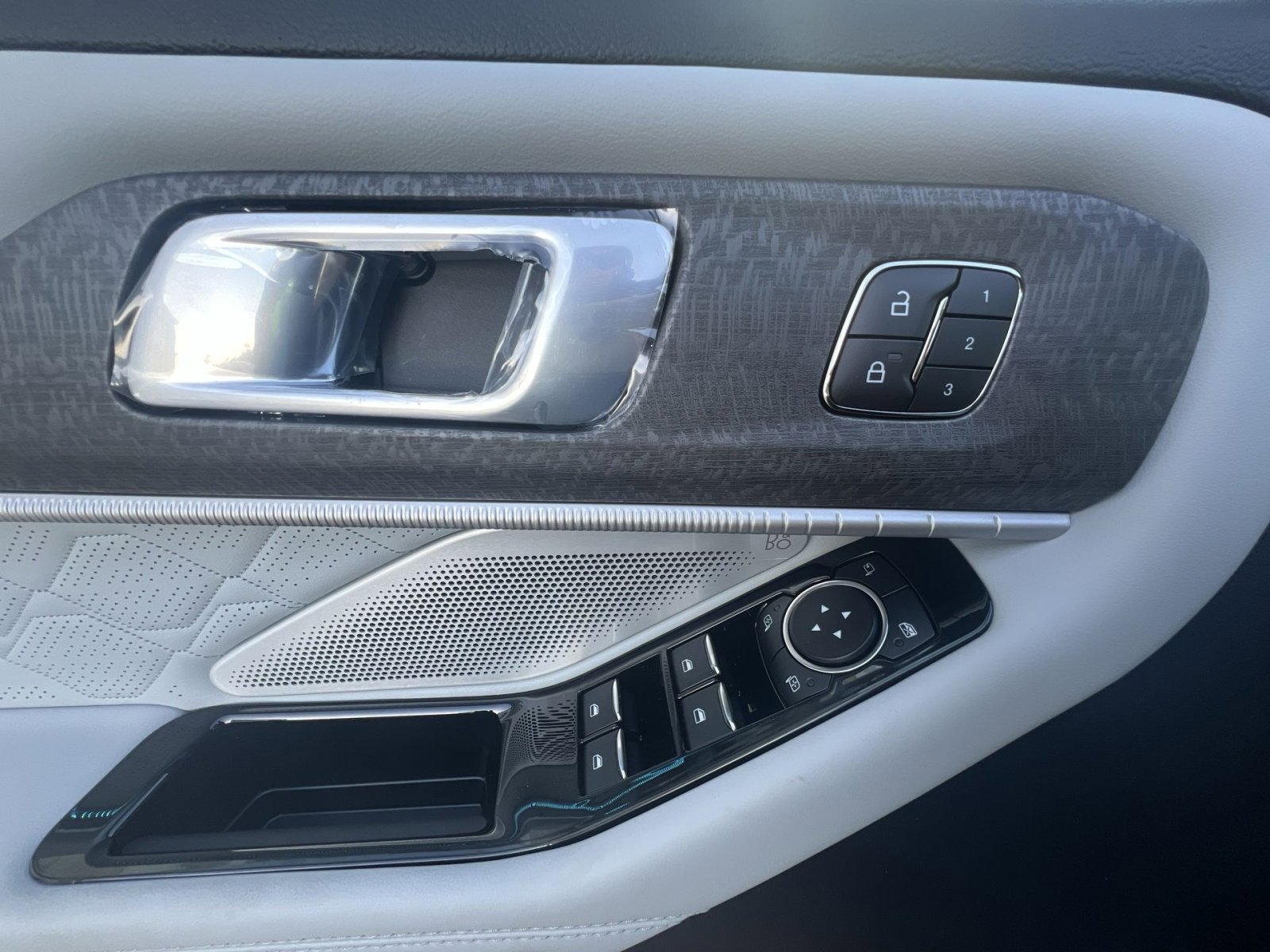 New 2026 Ford Explorer Platinum w/ LUX Leather Package image 15