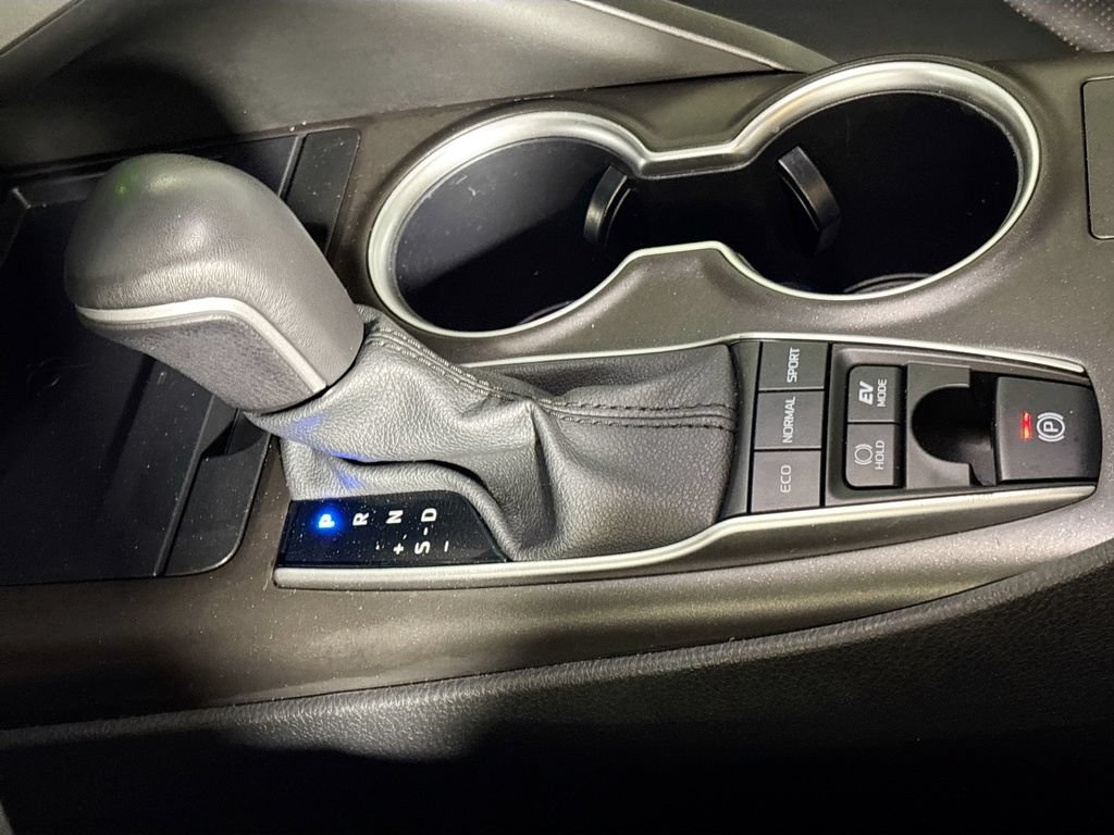Used 2024 Toyota Camry XLE w/ Navigation Package FWD image 18