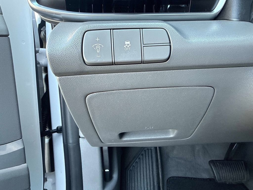 Used 2024 Hyundai Elantra SEL image 28