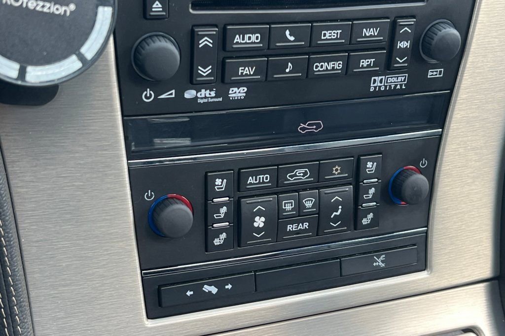 Used 2014 Cadillac Escalade Platinum AWD/4WD image 20