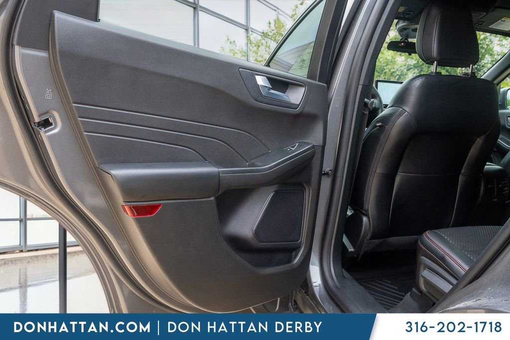 Used 2024 Ford Escape ST-Line Select w/ Tech Pack #1 AWD/4WD image 18