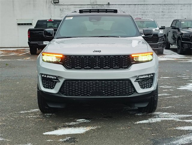 New 2025 Jeep Grand Cherokee Limited w/ Trailer Tow Package image 34