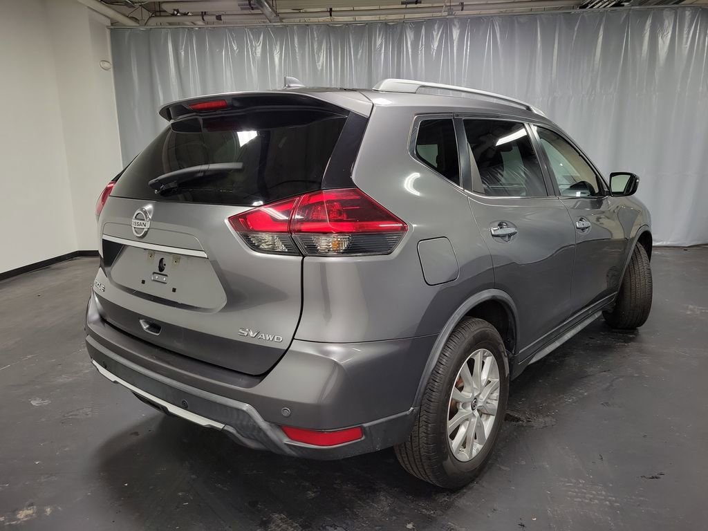 Used 2020 Nissan Rogue SV image 9