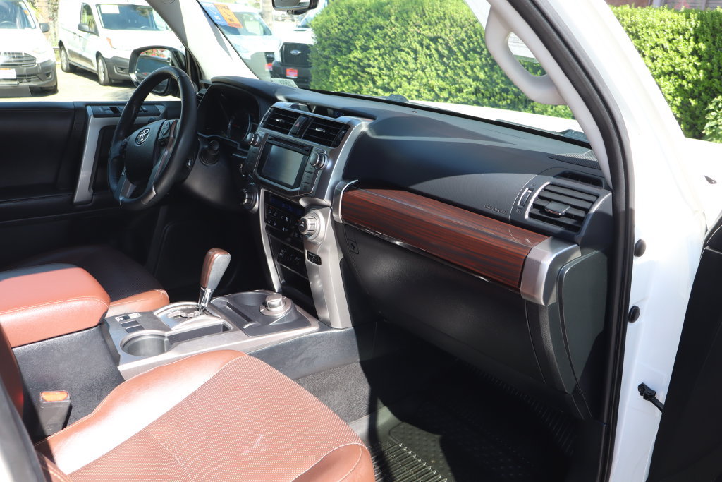 Used 2018 Toyota 4Runner Limited AWD/4WD image 46