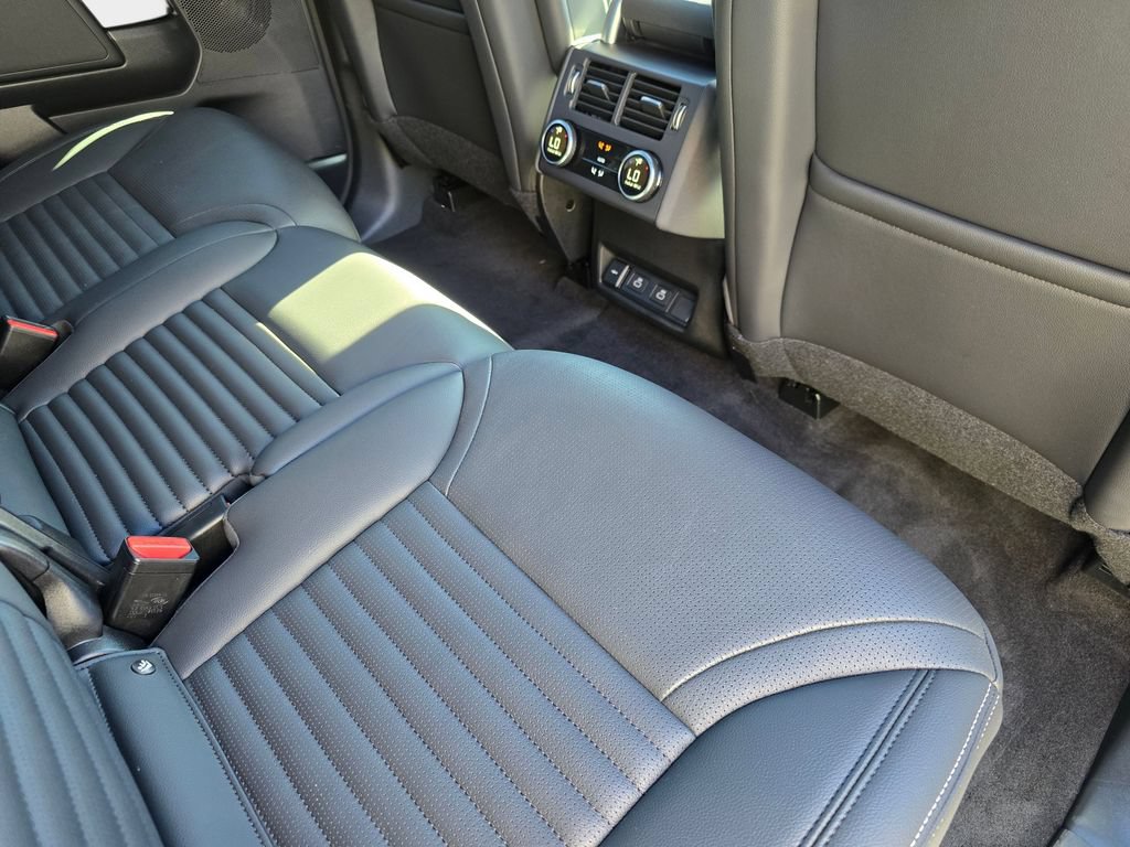 Certified 2025 Land Rover Discovery S AWD/4WD image 11
