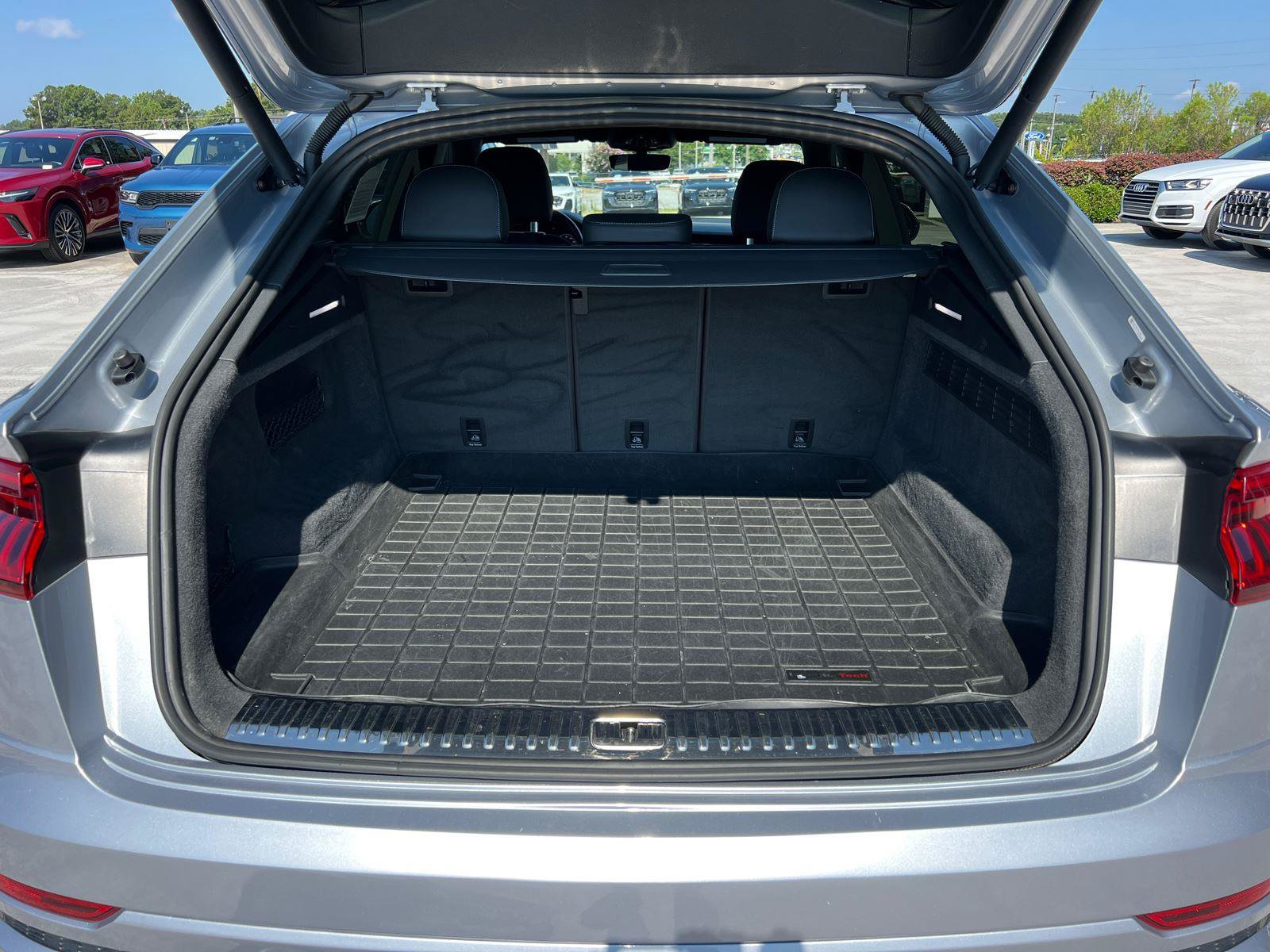 Used 2019 Audi Q8 Premium Plus AWD/4WD image 18