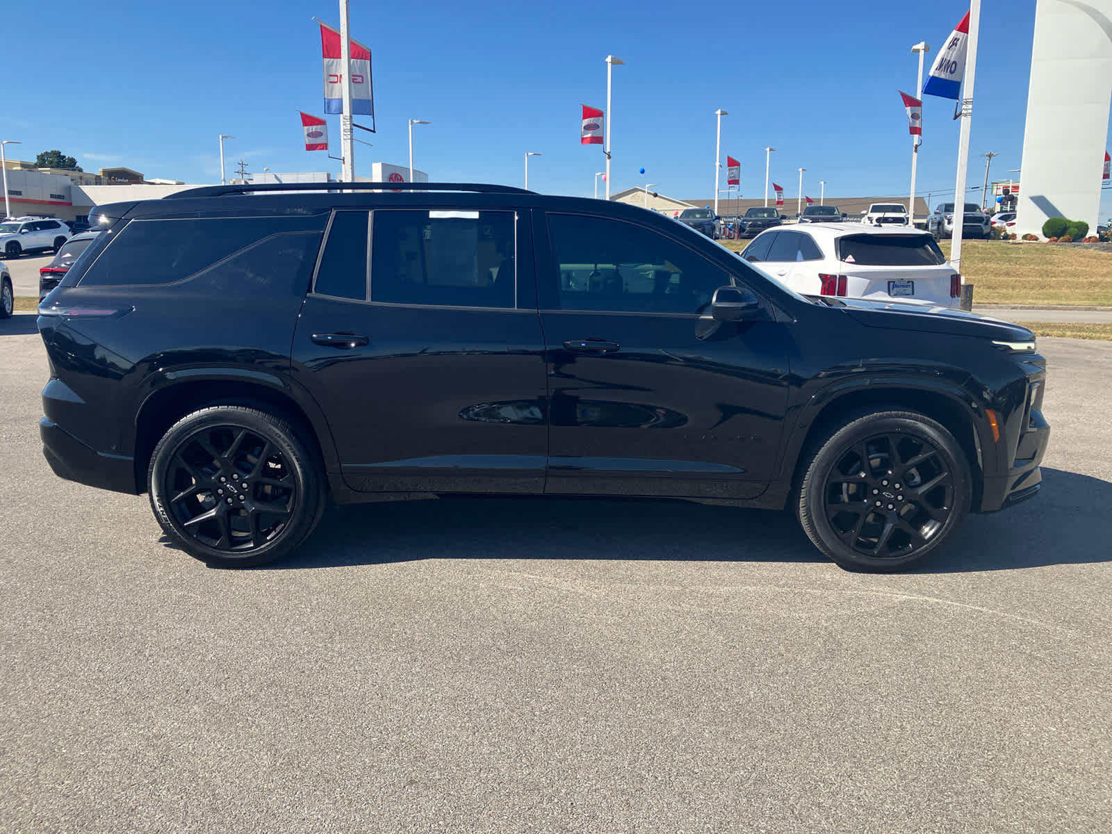 Used 2026 Chevrolet Traverse RS w/ LPO, Floor Liner Package FWD image 7