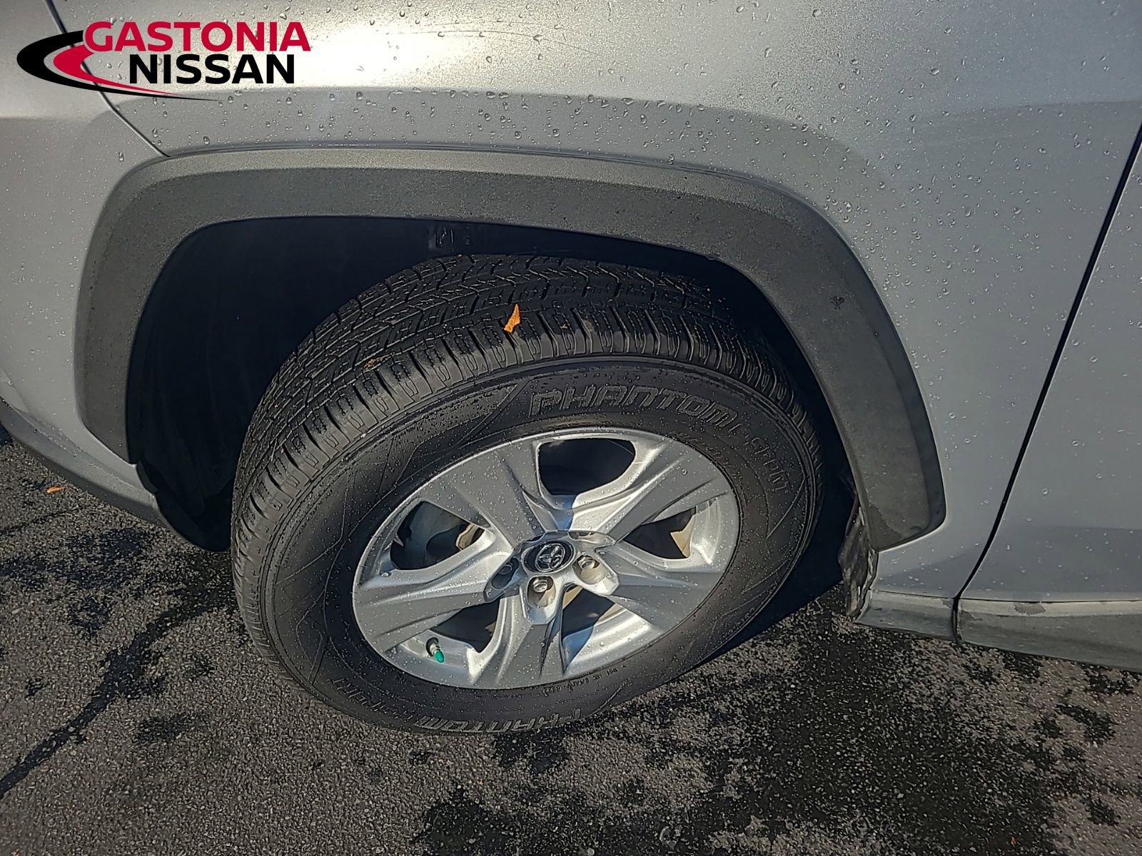 Used 2019 Toyota RAV4 XLE w/ Phone Cable & Charge Package image 19