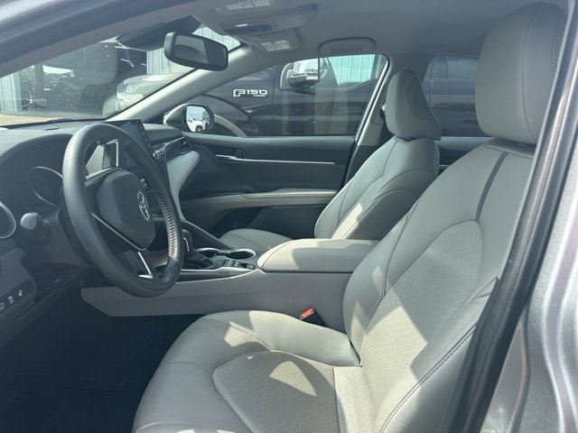 Used 2023 Toyota Camry XLE image 6