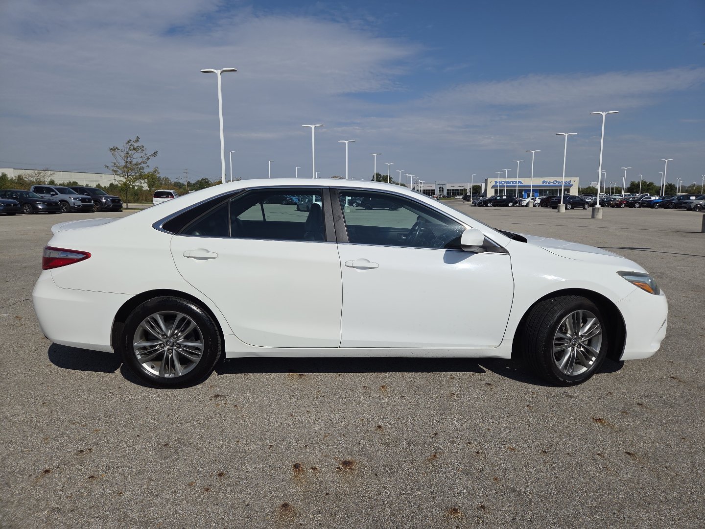 Used 2016 Toyota Camry SE FWD image 15
