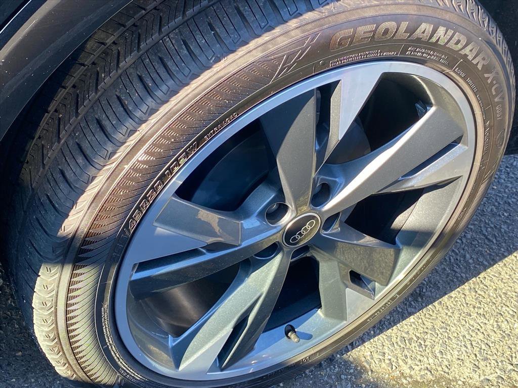 Used 2023 Audi Q4 e-tron Premium Plus w/ Premium Plus image 21