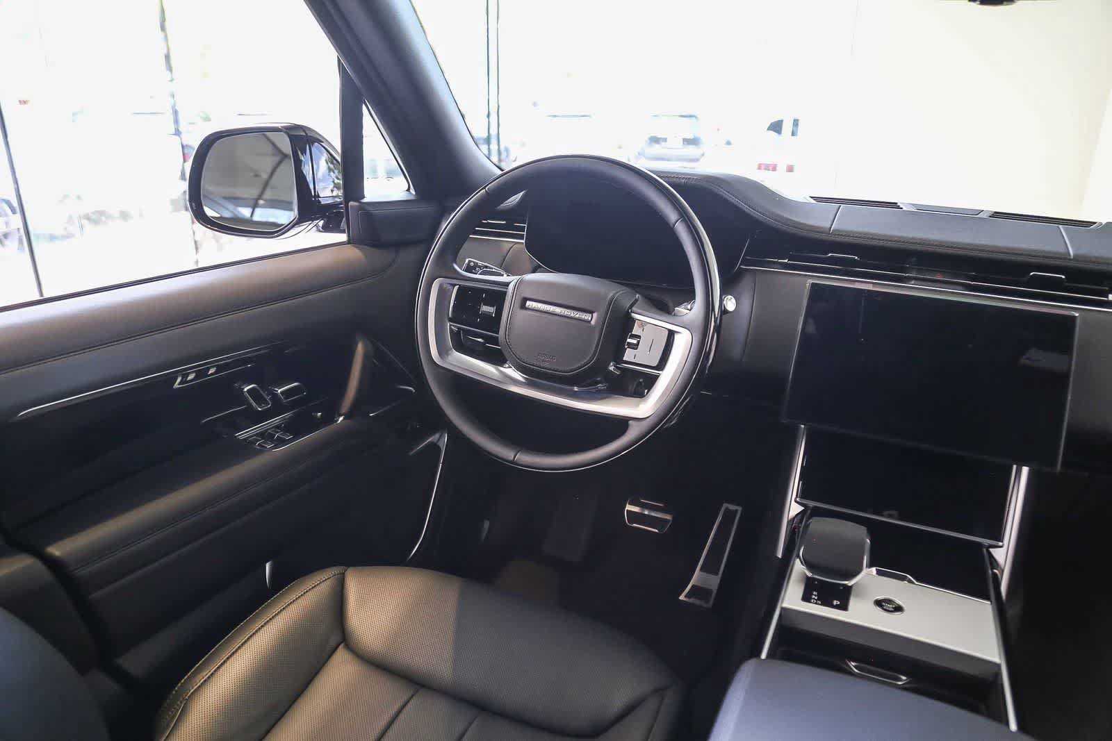 New 2026 Land Rover Range Rover Long Wheelbase SE AWD/4WD image 12