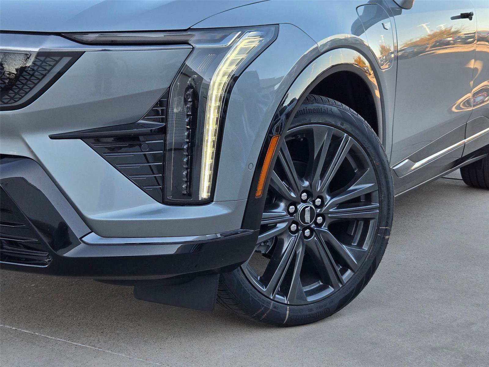New 2026 Cadillac Optiq Sport 2 w/ LPO, Floor Liner Package AWD/4WD image 7